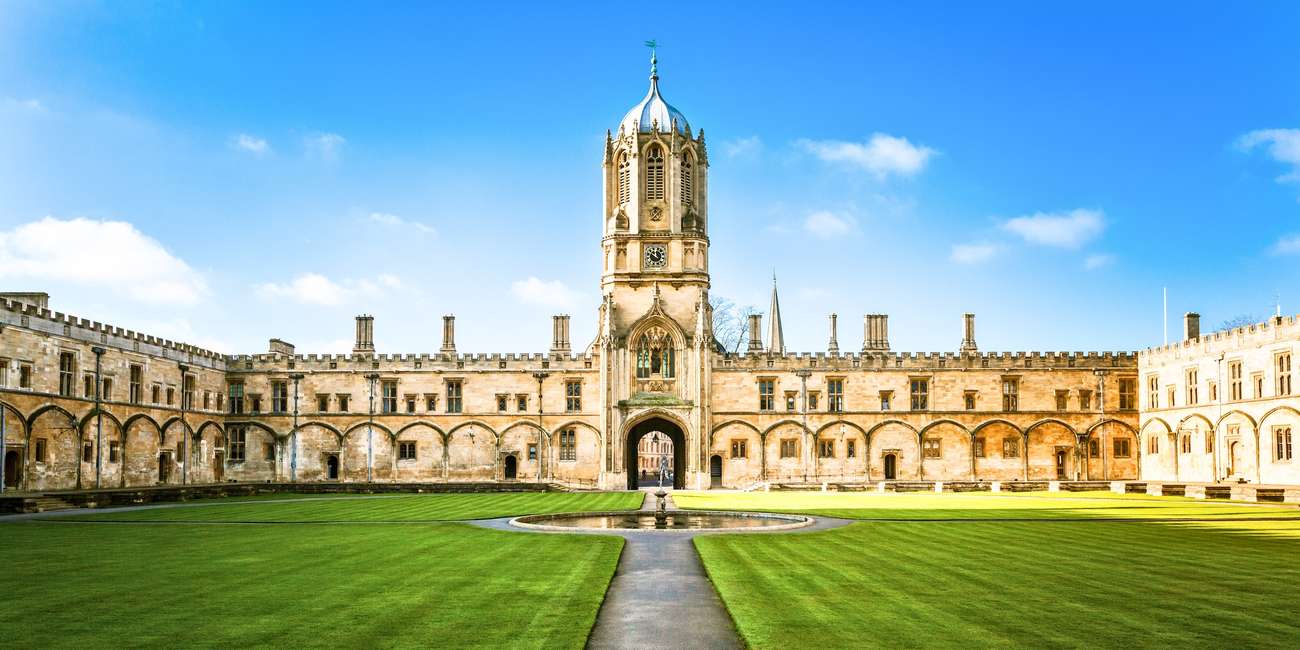 Oxford Hop-On Hop-Off Sightseeing Bus Tours – Iconic landmarks, panoramic city views, and must-see attractions in 2025 Hop-on hop-off sightseeing bus tours in Oxford, United Kingdom – Top landmarks, famous attractions, and hidden gems in 2025