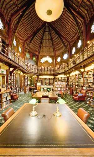 Rezervă-ți turul turistic cu autobuzul hop-on hop-off în Oxford, Regatul Unit – Bilete oficiale, rute ajustabile și anulare gratuită în 2026